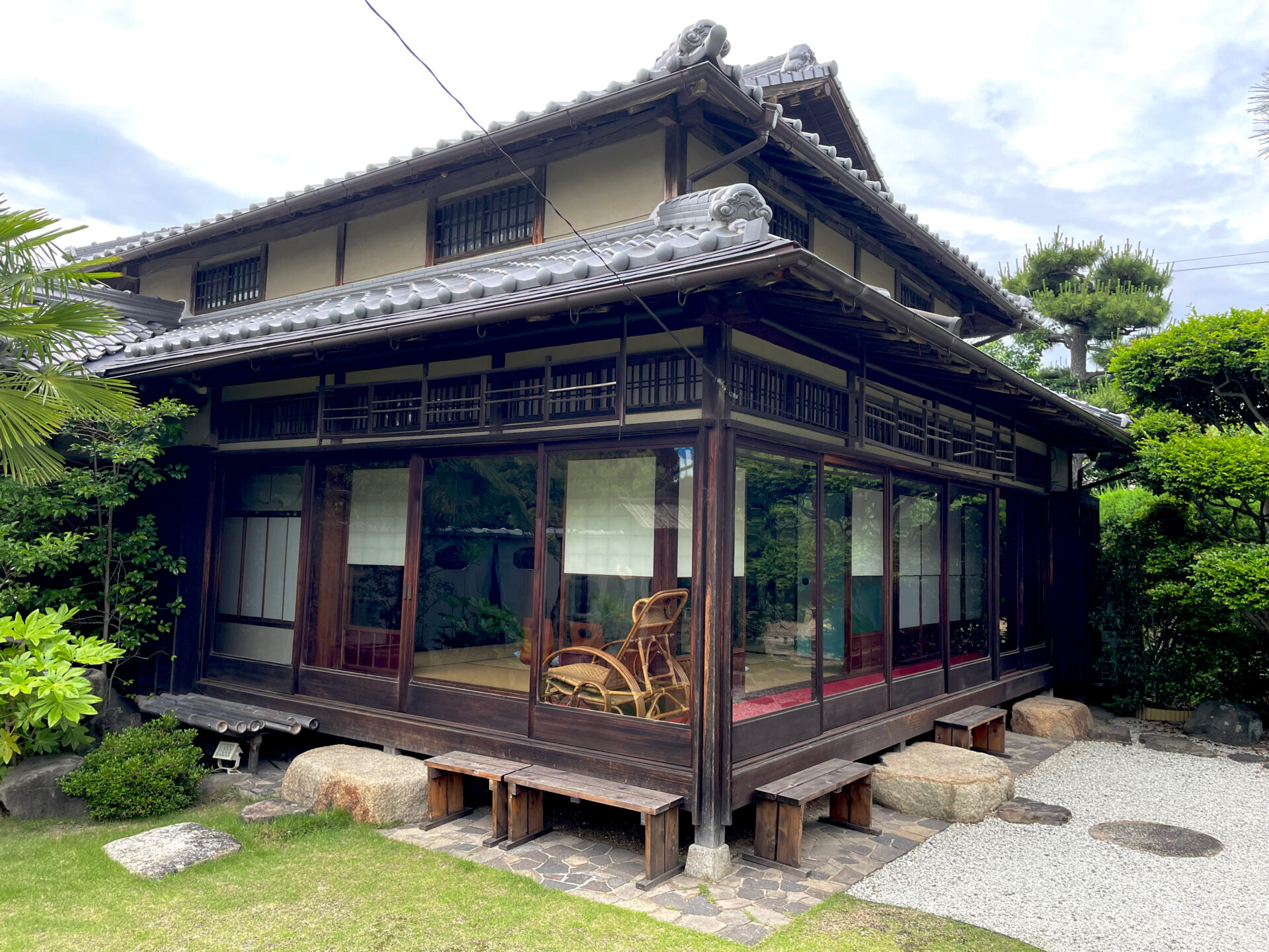 どこか懐かしい和の趣きの外観。